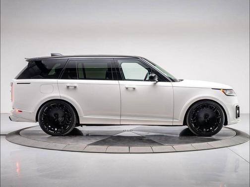 2025 Land Rover Range Rover P615 SV