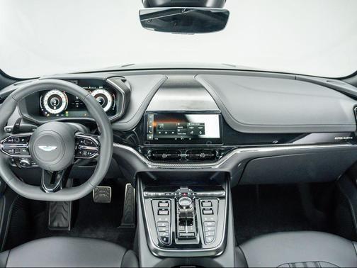 2025 Aston Martin DBX 707