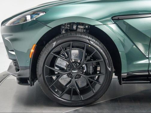 2025 Aston Martin DBX 707