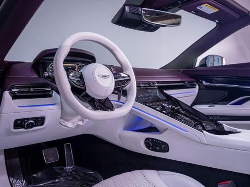 2025 Aston Martin DB12 Volante