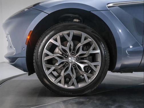 2022 Aston Martin DBX Base