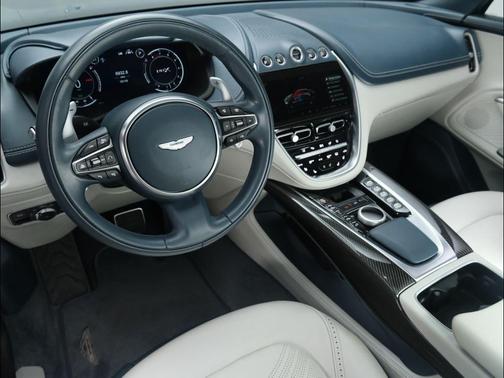 2022 Aston Martin DBX Base