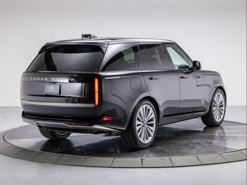 2026 Land Rover Range Rover P530 SE