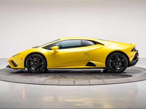 2020 Lamborghini Huracan EVO Base