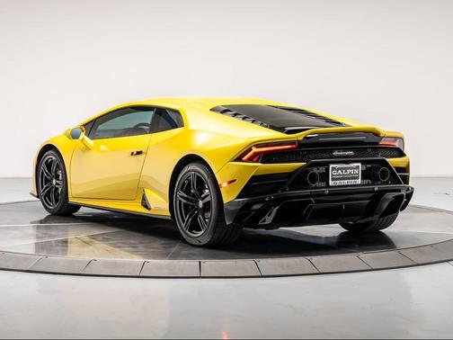 2020 Lamborghini Huracan EVO Base