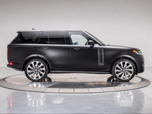 2025 Land Rover Range Rover P530 SE