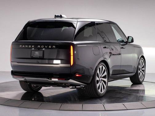 2025 Land Rover Range Rover P530 SE