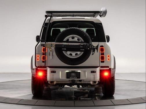 2024 Land Rover Defender P300