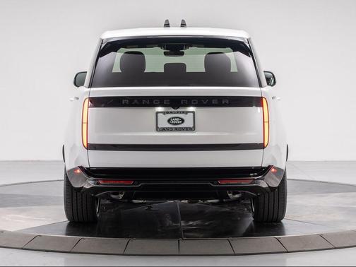 2025 Land Rover Range Rover P400 SE