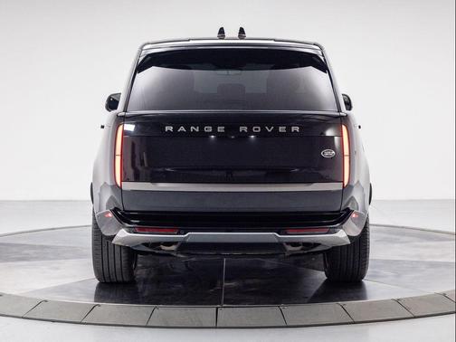 2023 Land Rover Range Rover P530 SE