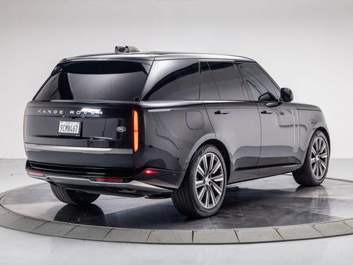 2023 Land Rover Range Rover P530 SE