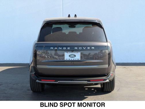 2025 Land Rover Range Rover P400 SE 7 Seat