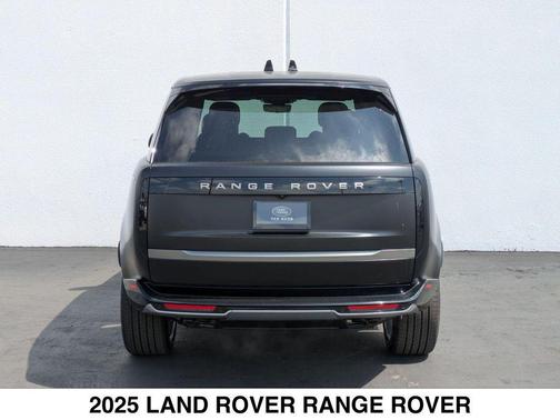 2025 Land Rover Range Rover P530 SE