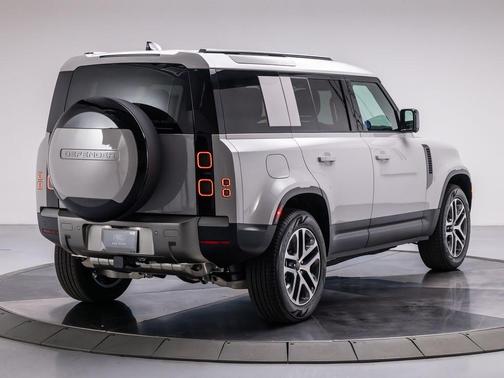 2026 Land Rover Defender 110 S