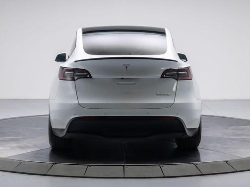 White 2022 Tesla Model Y Performance