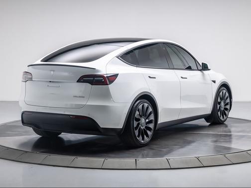White 2022 Tesla Model Y Performance