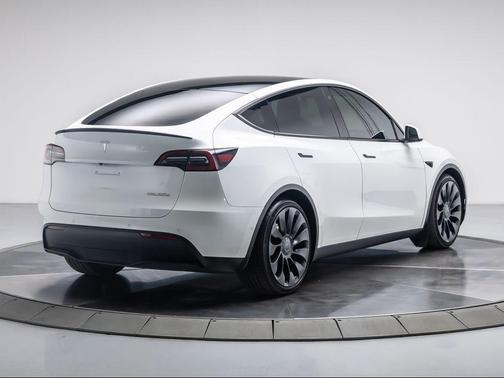 White 2022 Tesla Model Y Performance