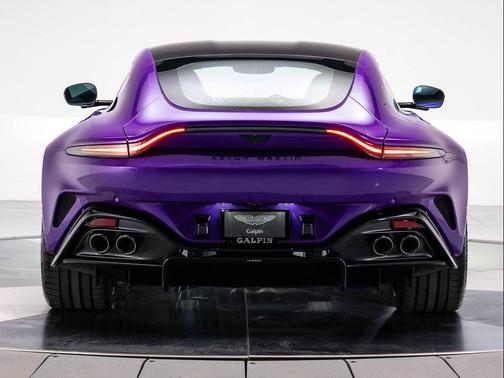 2025 Aston Martin Vantage Base