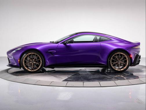 2025 Aston Martin Vantage Base