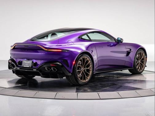 2025 Aston Martin Vantage Base