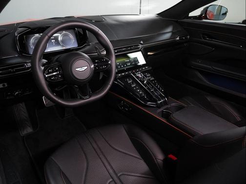 2025 Aston Martin Vantage Base