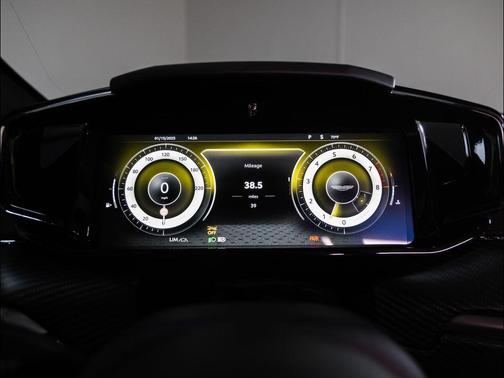 2025 Aston Martin Vantage Base