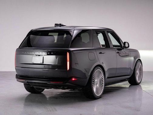 2025 Land Rover Range Rover P530 SE