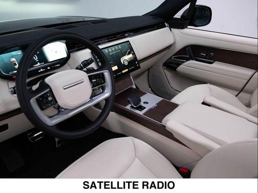 2025 Land Rover Range Rover P530 SE