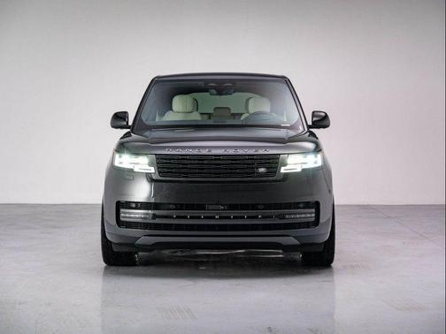 2025 Land Rover Range Rover P530 SE