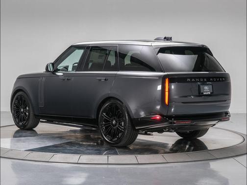 2025 Land Rover Range Rover P530 SE