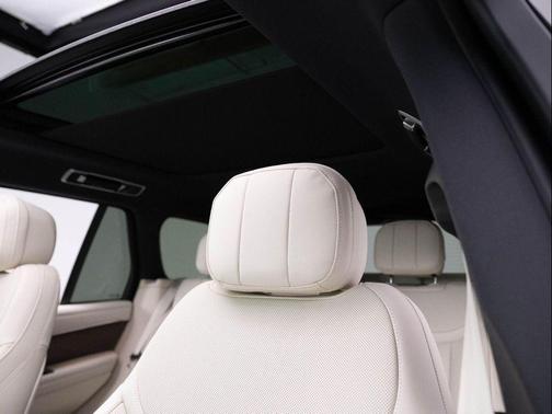 2025 Land Rover Range Rover P530 SE