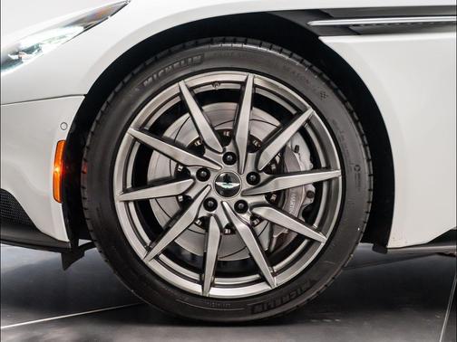 2019 Aston Martin DB11 V8