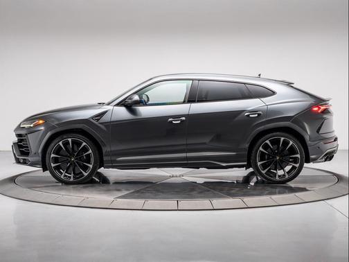 2019 Lamborghini Urus Base