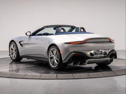 2023 Aston Martin Vantage 