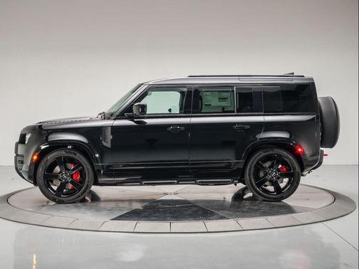2025 Land Rover Defender P400 X