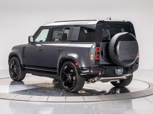 2025 Land Rover Defender P400 X-Dynamic SE