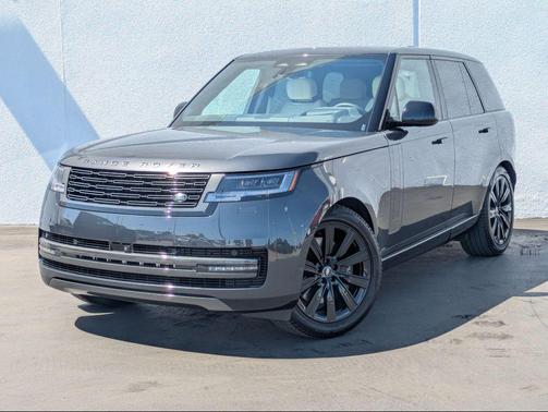 2025 Land Rover Range Rover P530 SE