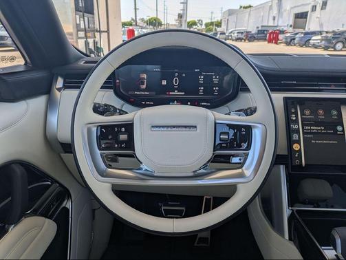 2025 Land Rover Range Rover P530 SE