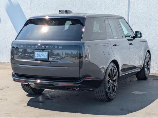 2025 Land Rover Range Rover P530 SE