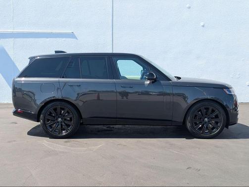 2025 Land Rover Range Rover P530 SE