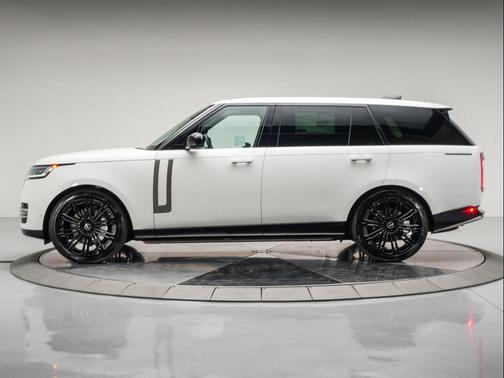 2025 Land Rover Range Rover P530 SE 7 Seat