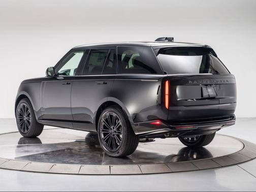 2026 Land Rover Range Rover P530 SE