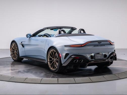 2026 Aston Martin Vantage Base