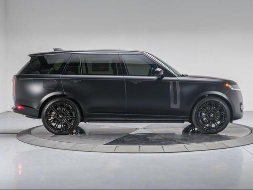 2025 Land Rover Range Rover P530 SE 7 Seat