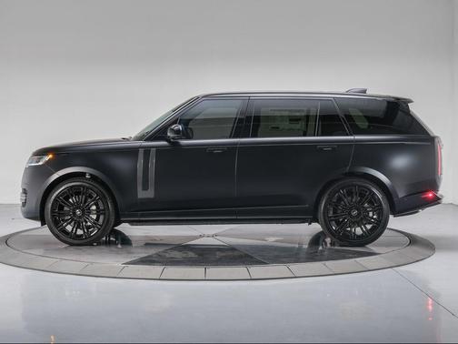 2025 Land Rover Range Rover P530 SE 7 Seat