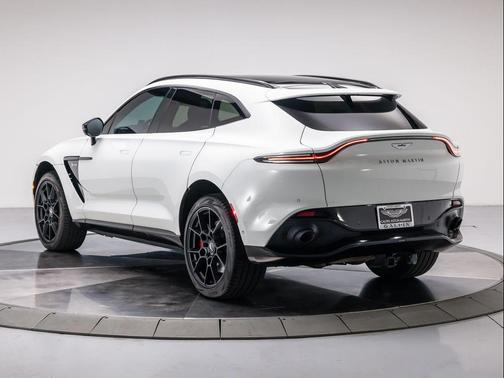 2021 Aston Martin DBX Base