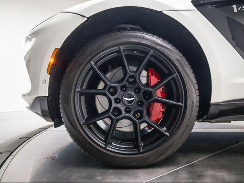 2021 Aston Martin DBX Base