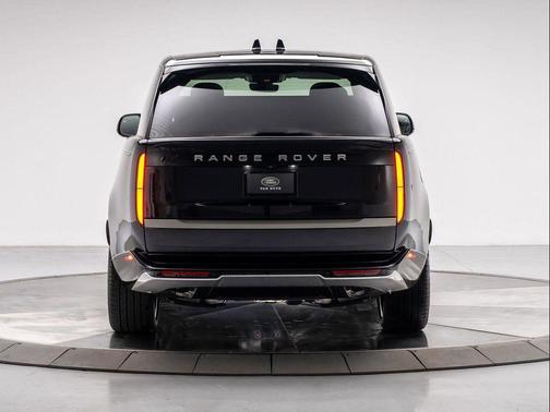 2026 Land Rover Range Rover P400 SE