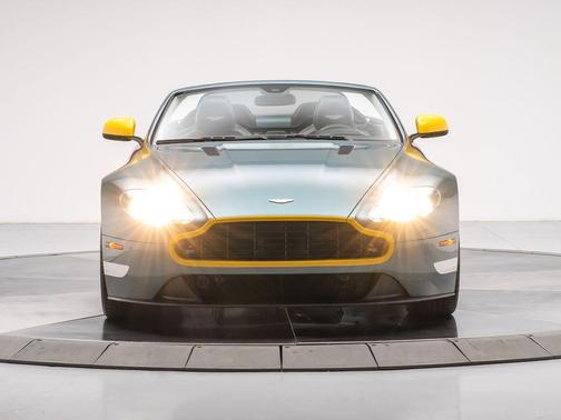 2015 Aston Martin Vantage GT Base