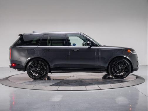2025 Land Rover Range Rover P530 SE